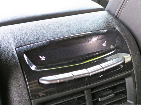 Used 2024 Cadillac XT5 Premium Luxury image 16