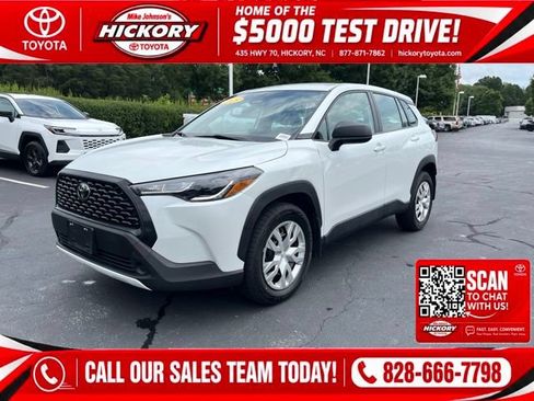 Used 2025 Toyota Corolla Cross L FWD image 1