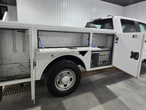 Used 2020 Ford F350 XL w/ Power Equipment Group image 15