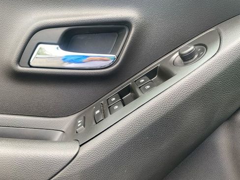 Used 2016 Chevrolet Trax LTZ image 16