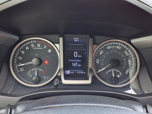 Used 2021 Toyota Tacoma SR5 w/ SR5 Appearance Package (SM) image 20