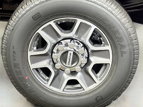 New 2025 Ford F250 XLT image 28