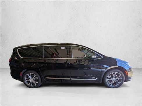 New 2026 Chrysler Pacifica Pinnacle FWD image 4