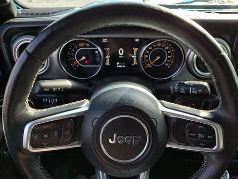 Used 2020 Jeep Wrangler Unlimited Sahara AWD/4WD image 19