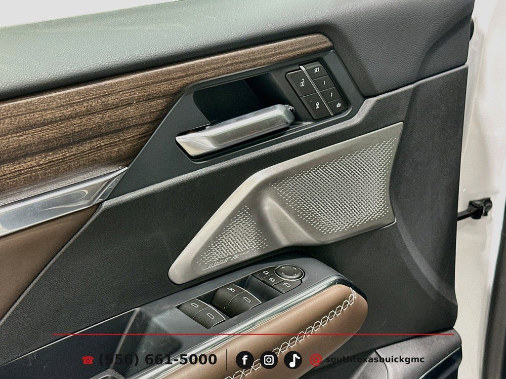New 2027 GMC Acadia Denali Ultimate w/ LPO, Floor Liner Package AWD/4WD image 19