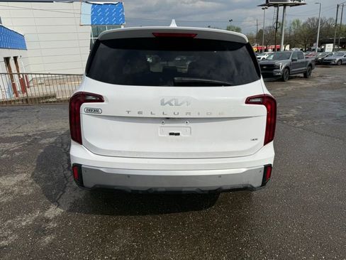Certified 2023 Kia Telluride LX image 6