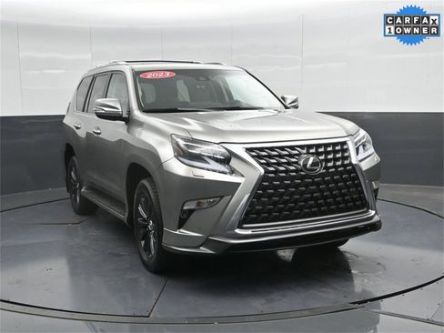 Used 2023 Lexus GX 460 Luxury image 2