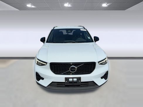 Certified 2024 Volvo XC40 B5 Core image 6