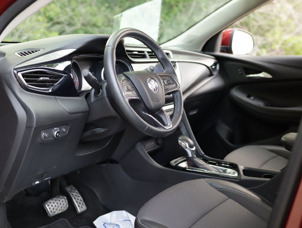 Used 2023 Buick Encore GX Select w/ Sport Touring Package FWD image 9