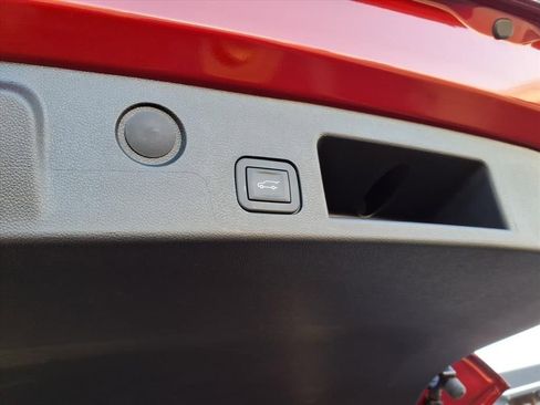 Used 2025 Chevrolet Equinox ACTIV w/ Safety and Technology Package image 6