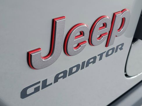 Used 2021 Jeep Gladiator Rubicon w/ Safety Group AWD/4WD image 5