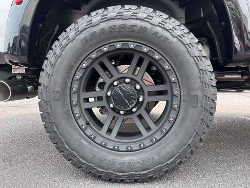 New 2026 Ford F250 Lariat w/ Black Appearance Package AWD/4WD image 7