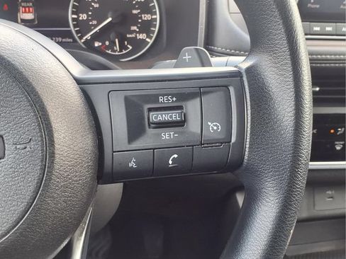 Used 2023 Nissan Rogue S AWD/4WD image 18