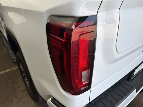 Used 2023 GMC Sierra 1500 AT4 w/ AT4 Preferred Package AWD/4WD image 25