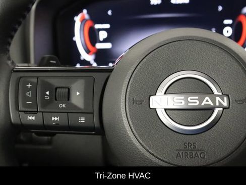 Used 2023 Nissan Rogue Platinum w/ Platinum Premium Package image 8