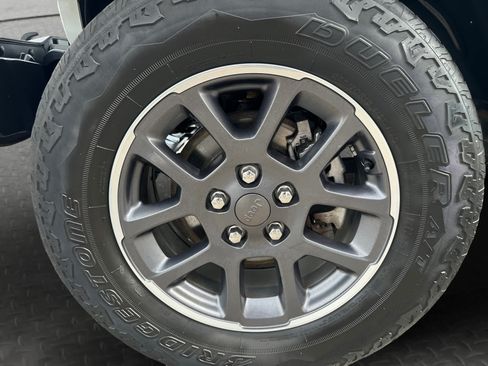 Used 2020 Jeep Gladiator Sport AWD/4WD image 10
