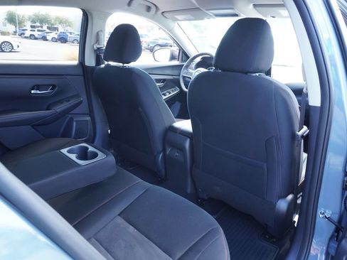 Certified 2025 Nissan Sentra SR FWD image 10