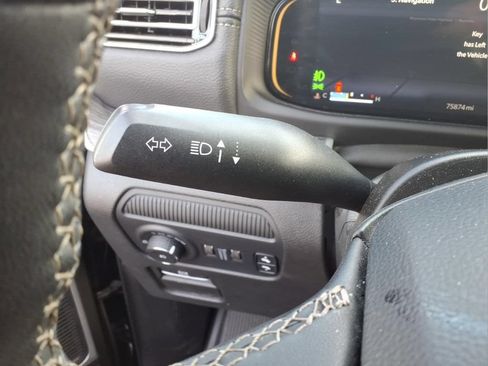 Used 2024 Jeep Wagoneer Series III AWD/4WD image 18