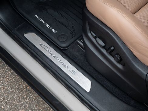 Certified 2024 Porsche Cayenne S w/ Premium Package Plus (PP1) image 28