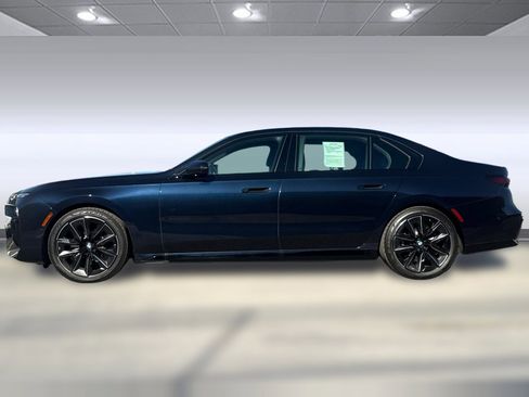 Used 2023 BMW 740i w/ Parking Assistance Package RWD image 2
