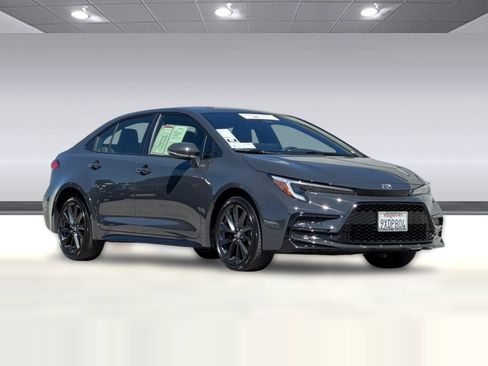 Certified 2026 Toyota Corolla SE w/ SE Premium Package FWD image 7