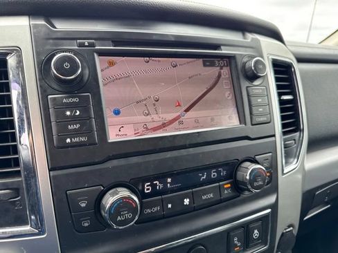Used 2019 Nissan Titan PRO-4X w/ Pro-4x Convenience Package AWD/4WD image 17