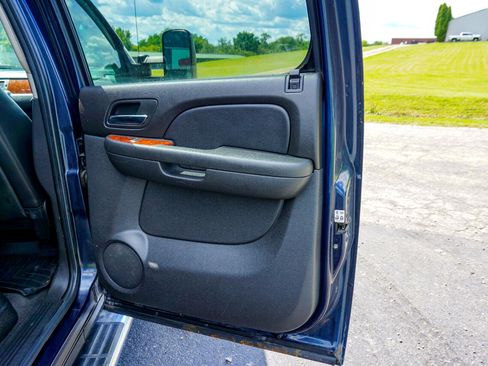 Used 2007 Chevrolet Silverado 1500 LTZ w/ Safety Package image 25