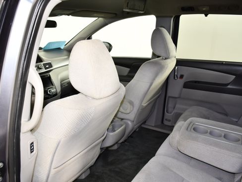 Used 2016 Honda Odyssey SE image 44