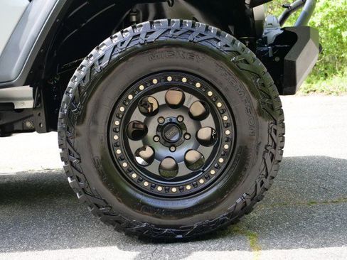 Used 2024 Jeep Wrangler Unlimited Rubicon w/ Technology Group image 49