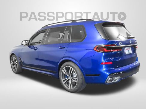 Used 2025 BMW X7 M60i AWD/4WD image 3