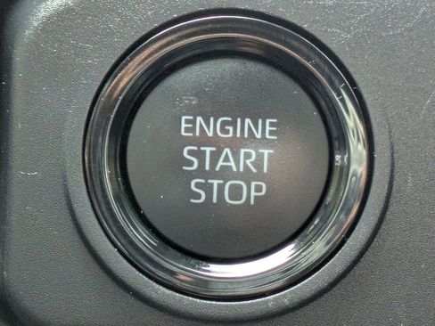 Used 2025 Toyota Tacoma SR5 AWD/4WD image 26