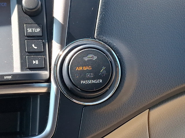 Used 2013 Toyota Highlander FWD image 23