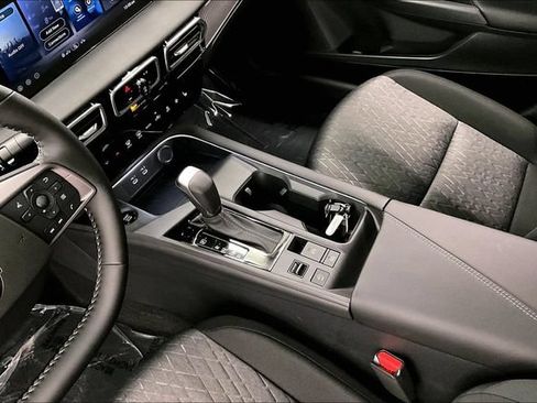 New 2026 Nissan Sentra SV w/ SV Convenience Package FWD image 9