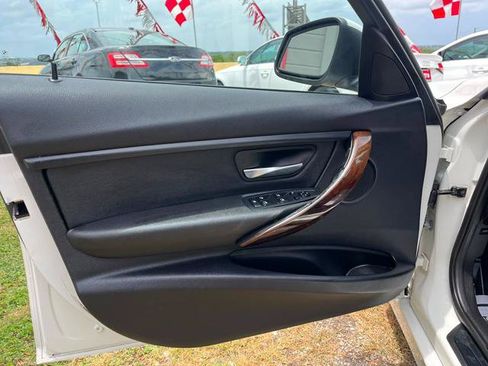 Used 2014 BMW 320i Sedan RWD image 19