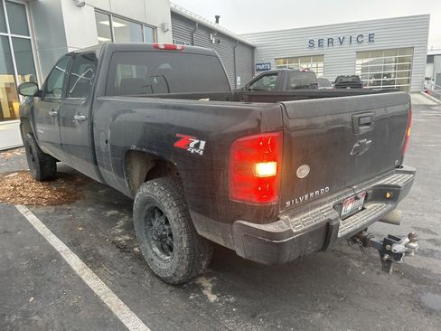 Used 2010 Chevrolet Silverado 2500 LT w/ Interior Plus Package image 2