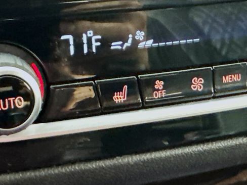 Used 2022 BMW 530i xDrive w/ Premium Package image 5