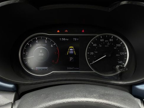 Used 2025 Nissan Versa SV w/ Trunk Package FWD image 33