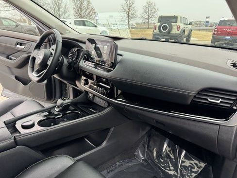 Used 2022 Nissan Rogue SL w/ SL Premium Package image 39