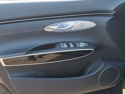 Used 2025 Genesis GV70 2.5T image 12