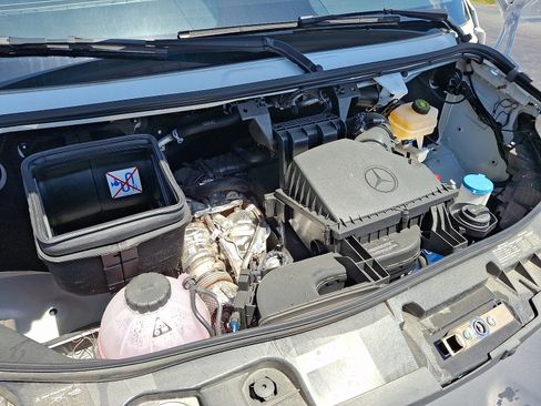 Used 2025 Mercedes-Benz Sprinter 2500 image 27