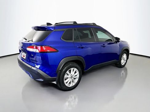 Used 2025 Toyota Corolla Cross LE FWD image 5