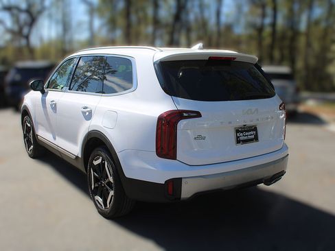 Certified 2024 Kia Telluride S image 7