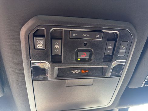 Used 2023 Toyota Tundra Platinum AWD/4WD image 27