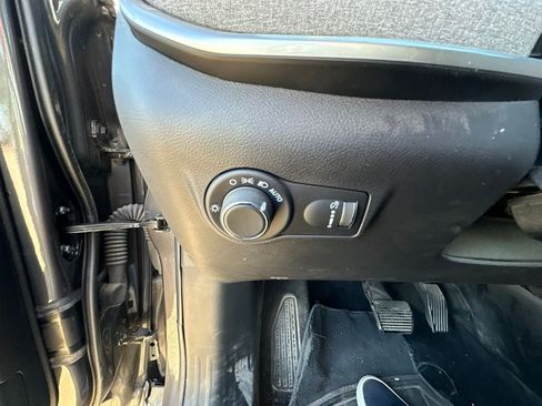 Used 2024 Jeep Compass Sport AWD/4WD image 16