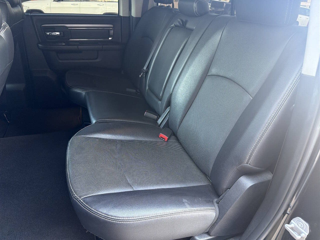 Used 2015 RAM 1500 Sport w/ Black Ram 1500 Sport Group AWD/4WD image 19