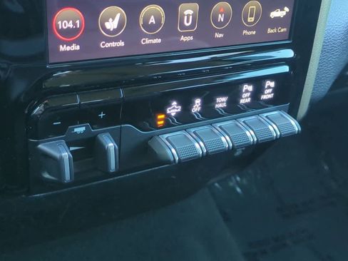 Used 2019 RAM 1500 Laramie image 18