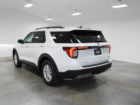 New 2026 Ford Explorer Active RWD image 6