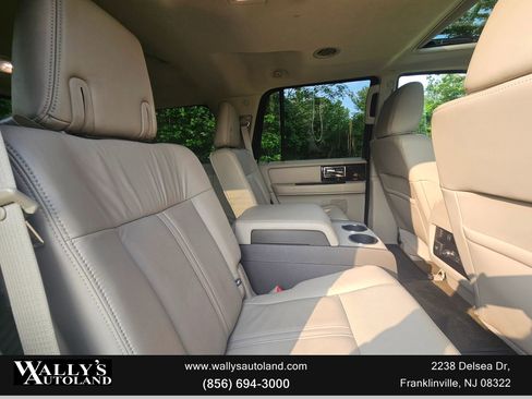Used 2015 Lincoln Navigator 4WD image 28