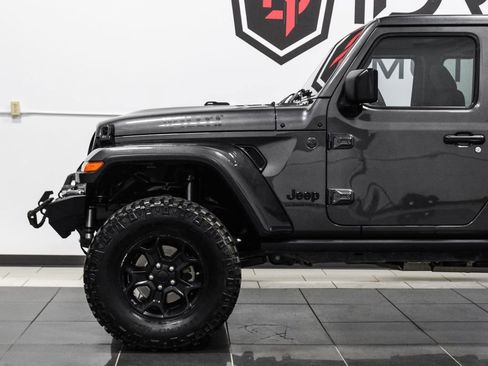 Used 2023 Jeep Gladiator Willys image 17
