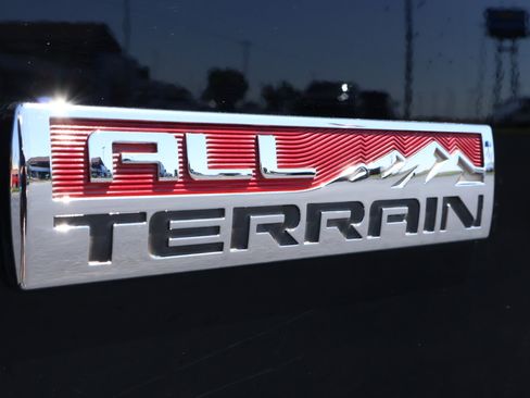 Used 2018 GMC Sierra 1500 SLT AWD/4WD image 5